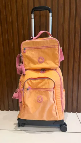Kit Kipling Original: Mochila de Rodinhas + Lancheira - Perfeito Estado