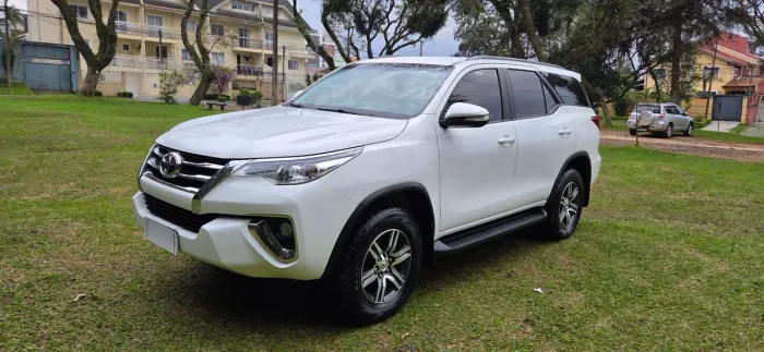 Toyota Hilux SW4 SR 4X2 2.7/ 2.7 Flex 16V Aut. 2017