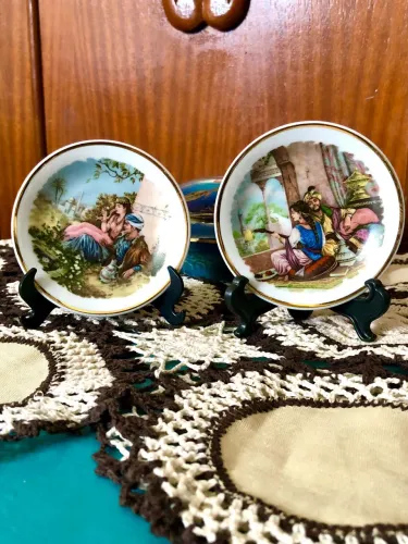 PAR PRATOS DECORATIVOSVINTAGE MINI PORCELANA INDIANA