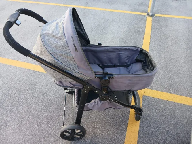 Carrinho de bebê vendi ou trico por depurador de 4 bocas,em perfeito estado