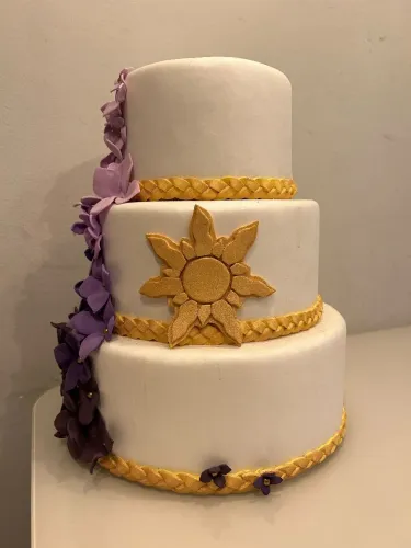 Bolo fale Rapunzel