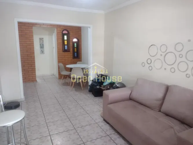 Descubra a Tranquilidade: Casa Duplex com 3 Quartos e Área de Churrasqueira em Santanesia,