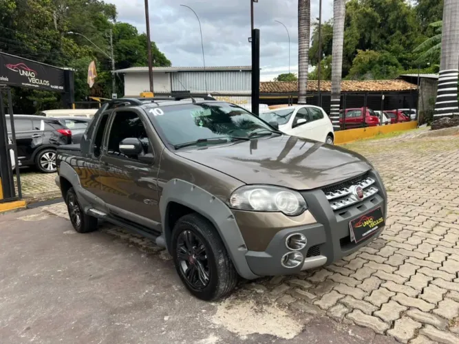 Fiat Strada Adv. Ext. 1.8 Locker Dual.flex CE 2010