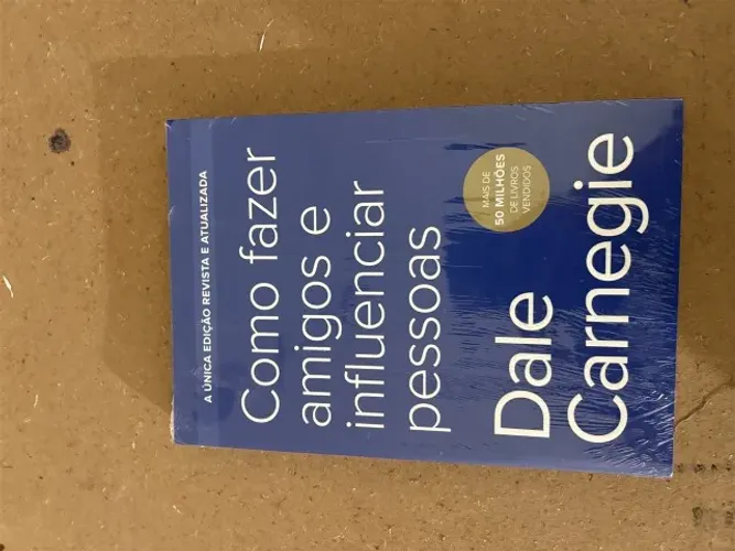 Livro Como Fazer Amigos e Influenciar Pessoas - Dale Carnegie - Novo