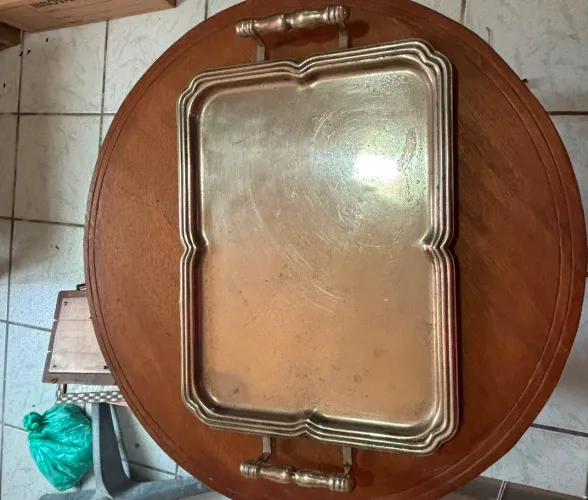 Vende-se lote de lindas bandejas de aço inox e prata