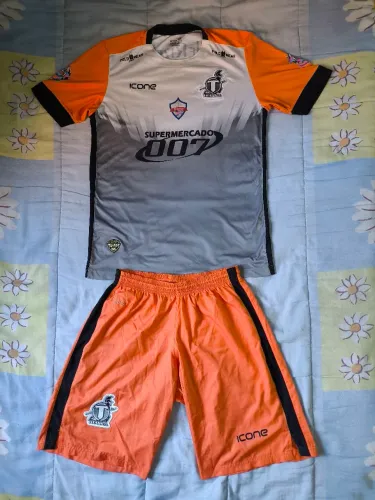 VENDO MATERIAL ESPORTIVO SEMI NOVO