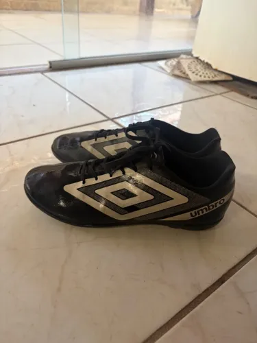 Chuteira Umbro