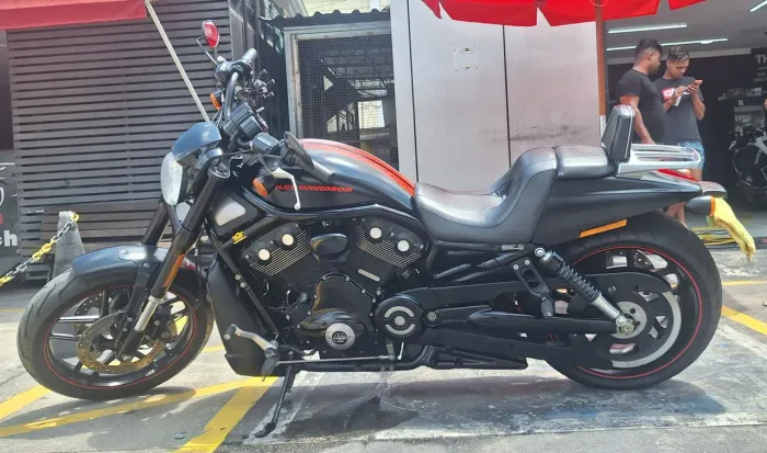 Harley Davidson VRod Night Rod / Baixo Km muito nova