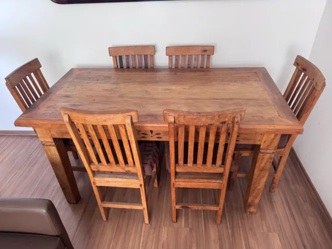 Mesa e cadeiras de madeira , ACEITO PROPOSTA