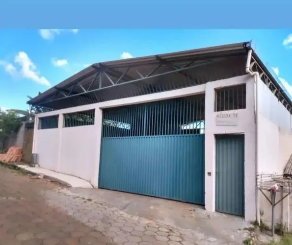 Alugo galpão em barão de cocais MG.