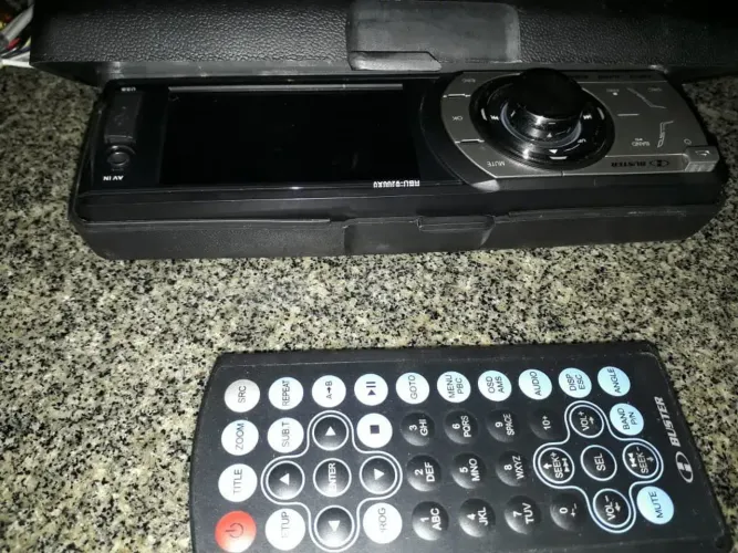 Som para carro ,dvd , usb, blutuf marca baster novo 