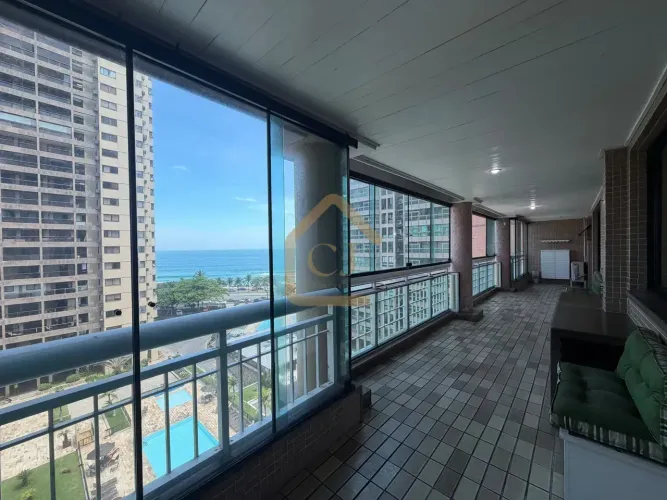 Apartamento para venda na Praia da Barra.