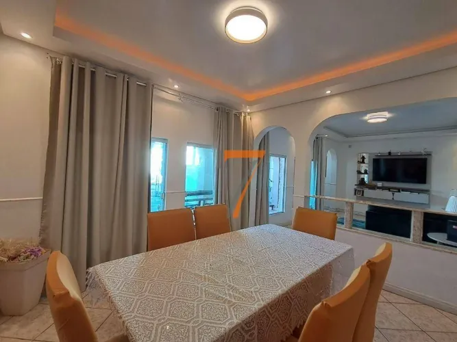 Casa com 3 dormitórios para alugar, 360 m² por R$ 4.367,99/mês - Areias - São José/SC