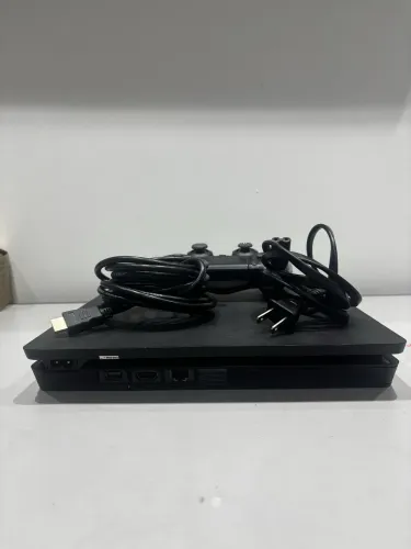 PS4 Slim 500Gb + 1 Controle + 2 Jogos