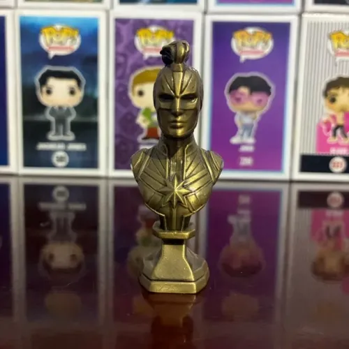 Busto Capitã Marvel (Omelete Box)