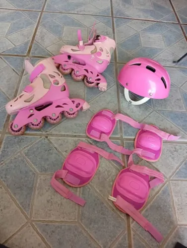 Roller 4 rodas - tamanho 32/33 com acessórios
