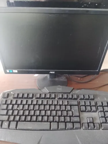 Monitor e teclado