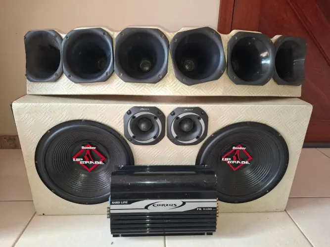 Conjunto som automotivo