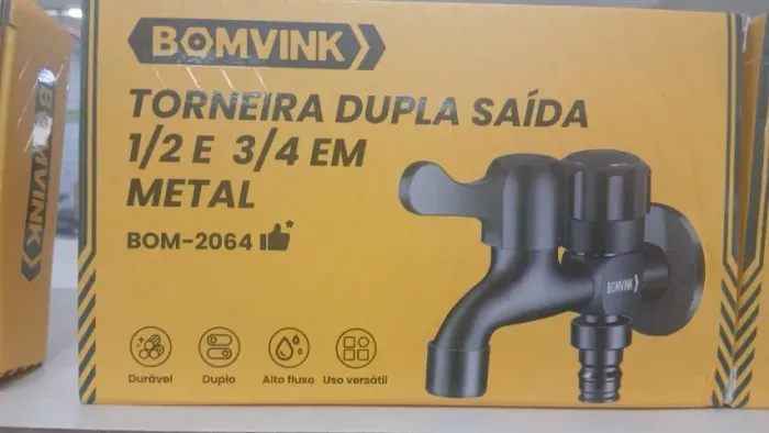 TORNEIRA DUPLA SAÍDA 1/2 E 3/4 EM METAL PRETA A VISTA R$79,90