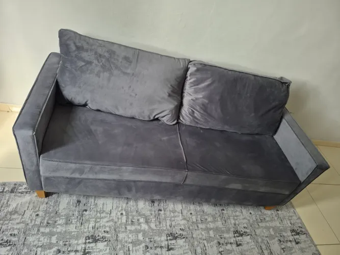 Sofá 3 lugares em veludo (perfeito estado)