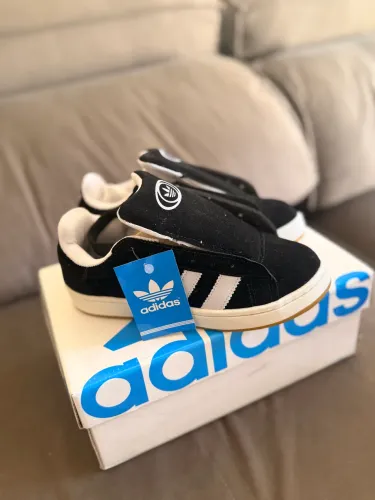 Tênis Adidas unissex preto
