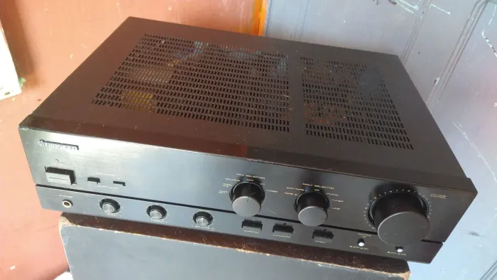 Amplificador de som dos 90s tudo ok
