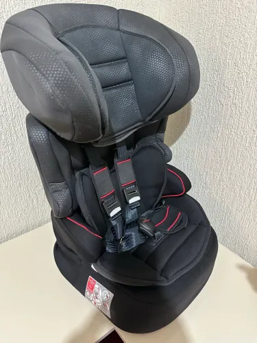 Cadeirinha infantil para carro muito Nova.!