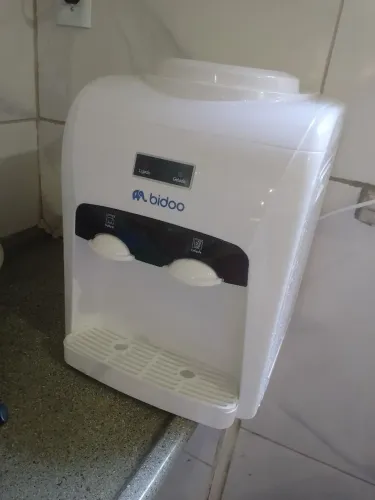 Bebedouro elétrico de mesa