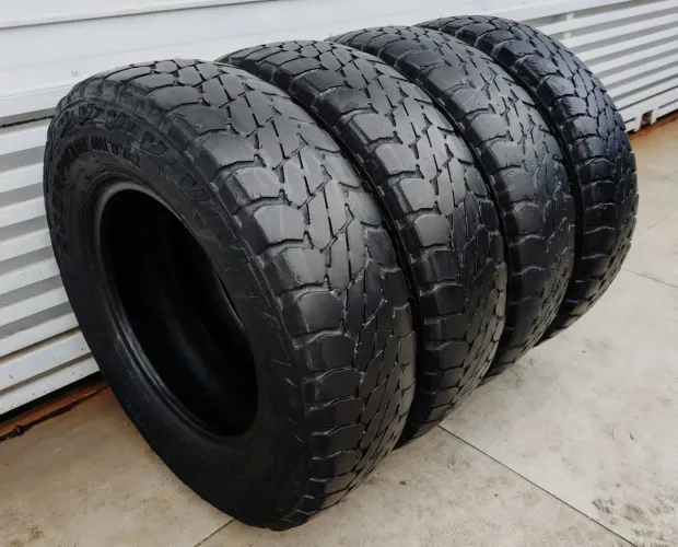 Pneu 215/80 aro 16 Pirelli Scorpion
