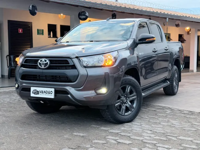 Toyota Hilux CD SR 4X4 2.8 TDI Diesel Aut. 2025