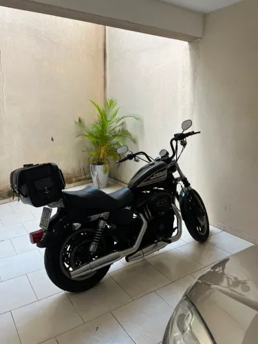 Harley Davidson 883R