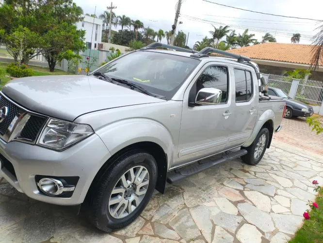 Nissan Frontier SL CD 4X4 2.5tb Diesel AUT 2015