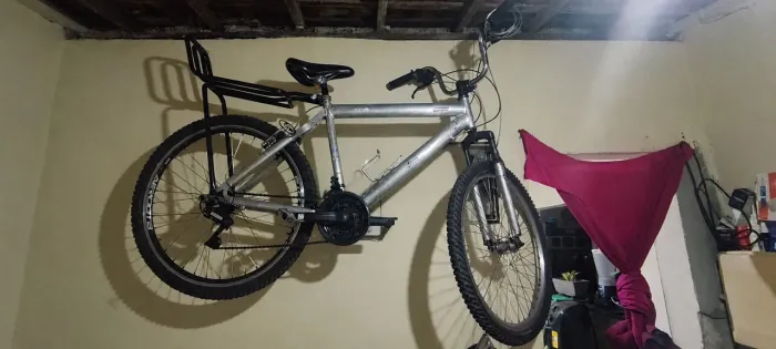 Vende-se Bicicleta Caloi V20 Aro 26.