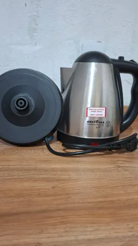 Chaleira Elétrica Britânia 1,7L Inox 220V