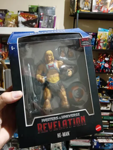 Heman Netflix  Revelation  na caixa 