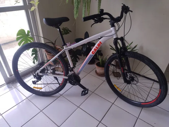 Vendo Caloi Atacama aro 29. Semi-nova. Jogo Shimano. Com nota fiscal da loja. Único dono.