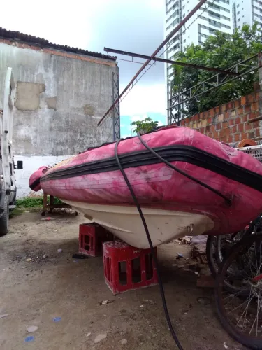 Barcos infláveis, botes