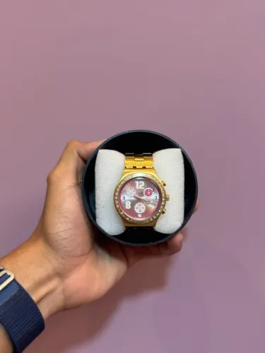 Swatch feminino Dourado