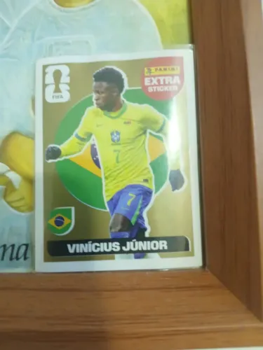FIGURINHA VINI JR LEGEND OURO