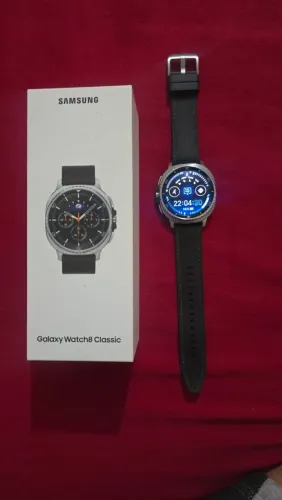 Vendo Samsung Galaxy Watch8 Classic.