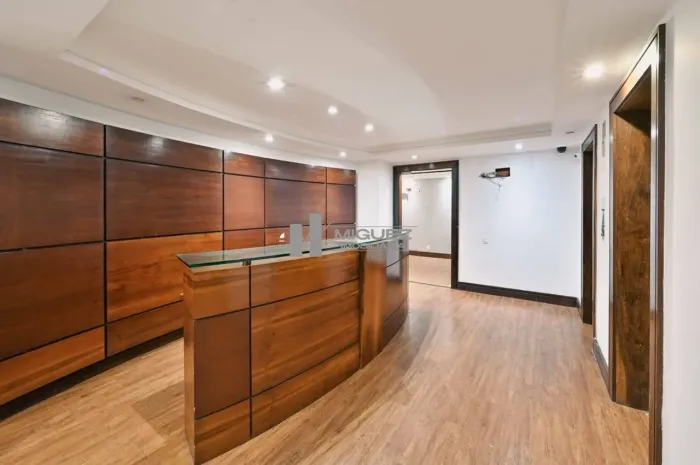 Andar inteiro à venda na Praça Pio X, Centro. 658m².