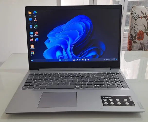 Ótimo notebook Lenovo 8gb de memória ram ssd de 240Gb com windows 11 64bits!!