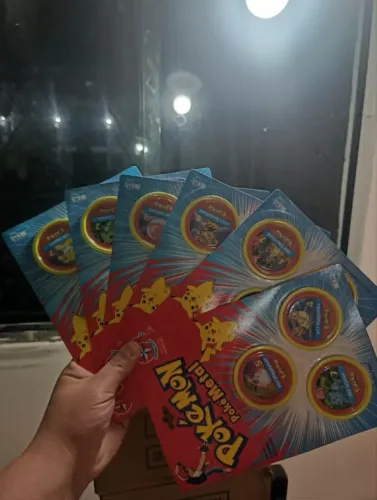 Caixa com Pokemetal 24 unidades