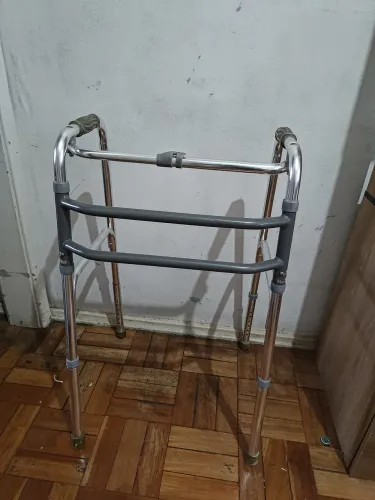 Andador adulto 