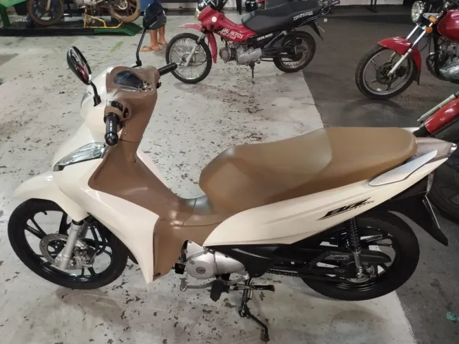 Biz 125 com 3.022 km rodados apenas !