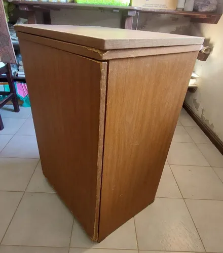 Gabinete costura singer antiga (com avaria)