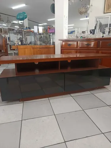 Rack para Tv em madeira ( leia descrição )
