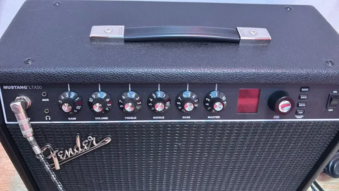 Amplificador Fender Mustang
