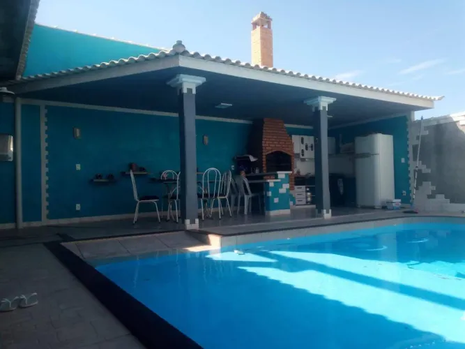 Casa Duplex com Piscina em Terreno de 360 m² - Próximo à praia do Barbudo