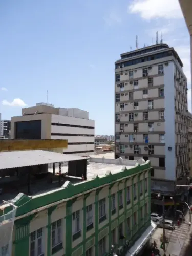 Conj. de Salas no Ed. Siqueira, nascente, próx. Barão do Rio Branco, aceita financiamento.